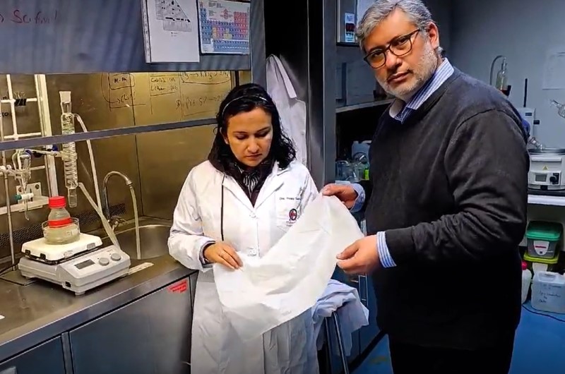 La investigación biomédica para combatir enfermedades que saltó a prevenir pudrición gris en uva de mesa